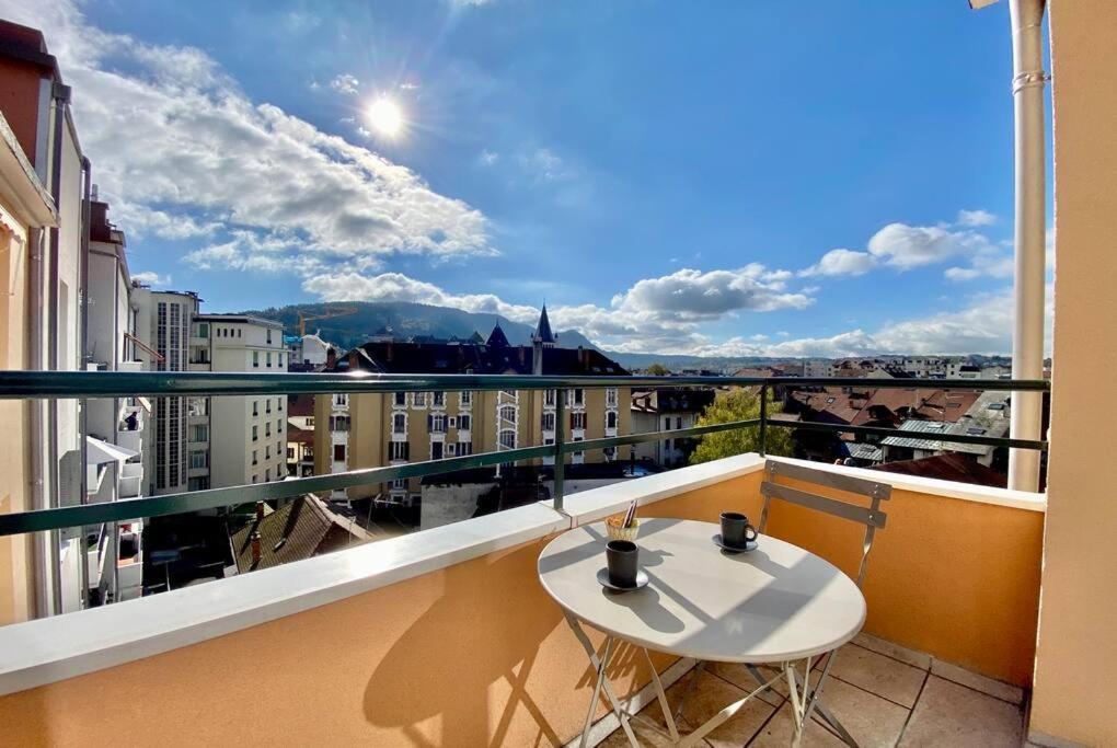 Toit-Terrasse Traversant Plein Centre 100M Du Lac Lejlighed Annecy Eksteriør billede